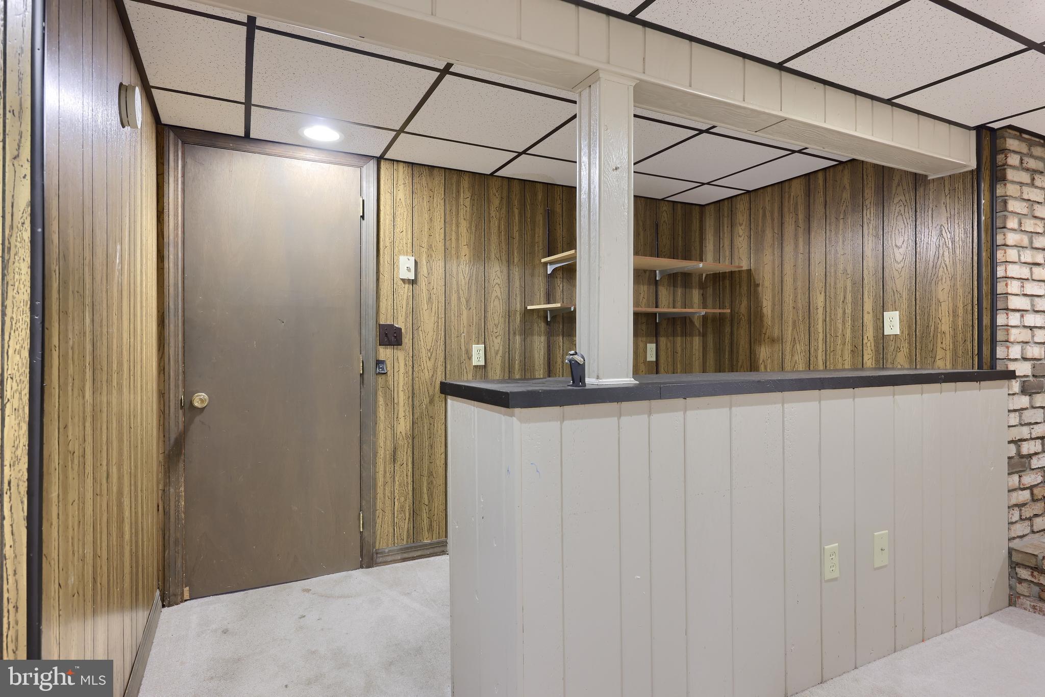 1203 Pennsy Road Pequea, PA 17565 - Photo 22 of 39 Bar