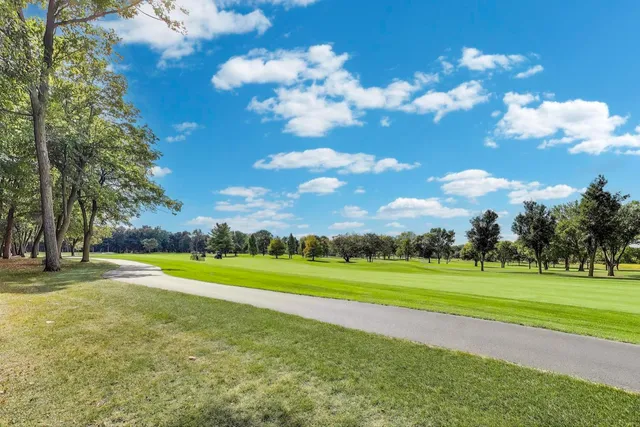 $850,000 | 3706 Royal Fox Drive, St. Charles, IL 60174