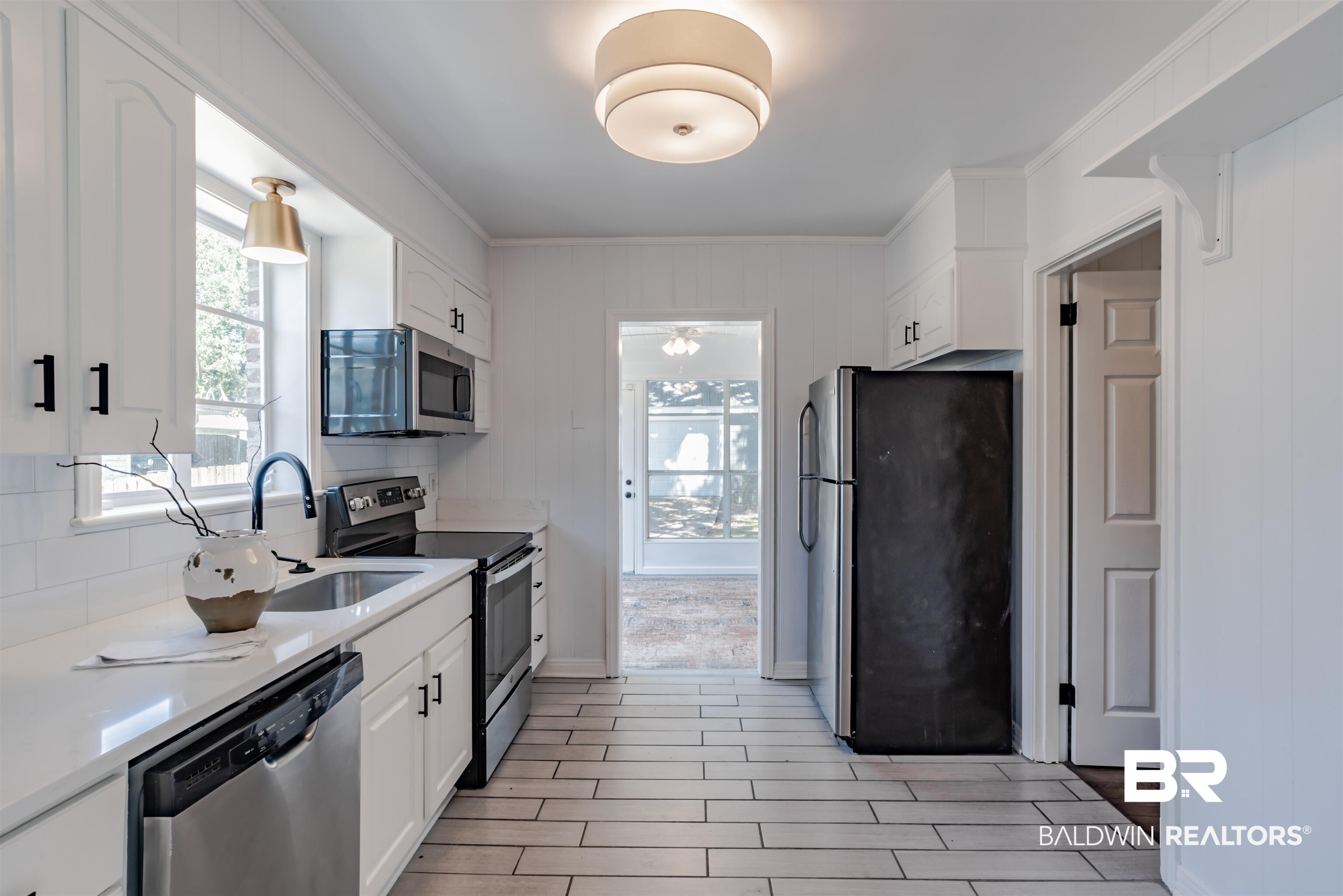 2504 Oak View Drive Mobile, AL 36606 - Photo 9 of 16