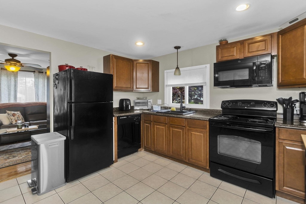 4 Jean Drive Springfield, MA 01104 - Photo 10 of 33