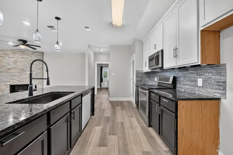 $315,000 | 716 River Hill Lane, Fort Worth, TX 76114