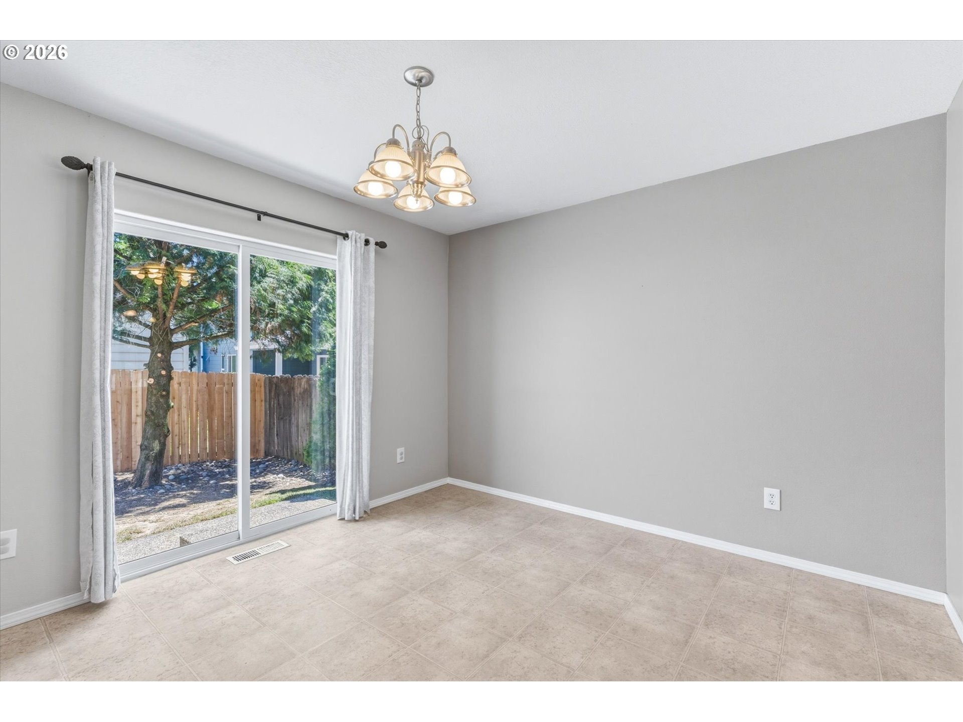 16501 Northeast 12th Court Ridgefield, WA 98642 - Photo 9 of 37