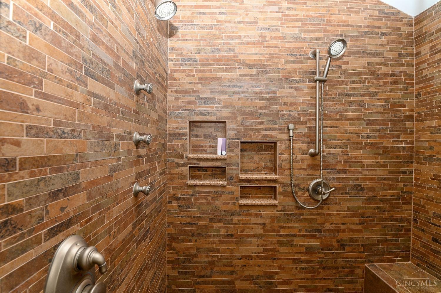 13 Locust Hill Road Cincinnati, OH 45245 - Photo 32 of 50 Gallery Image 32