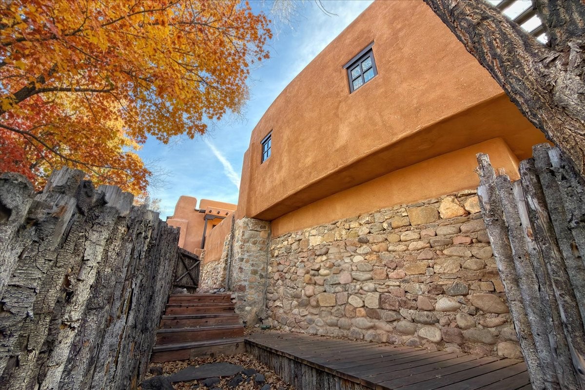 1433 Upper Canyon Road Santa Fe, NM 87501 - Photo 56 of 57 Dog Run