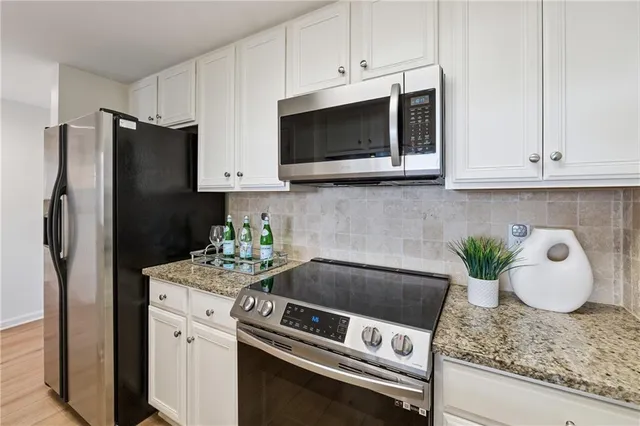 $384,900 | 3481 Lakeside Drive Northeast, Unit 2302, Atlanta, GA 30326