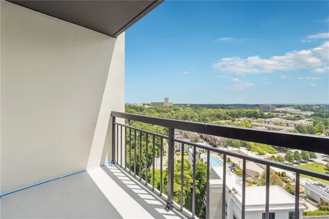 $384,900 | 3481 Lakeside Drive Northeast, Unit 2302, Atlanta, GA 30326