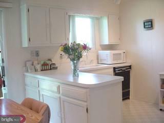811 Stephen Road Warminster, PA 18974 - Photo 5 of 5 Gallery Image 5