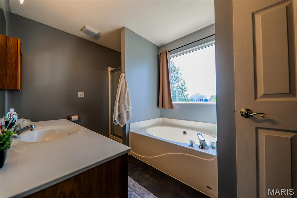 3228 Cloverridge Lane Belleville, IL 62221 - Photo 15 of 24