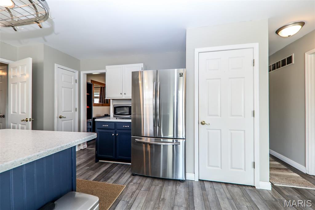 3228 Cloverridge Lane Belleville, IL 62221 - Photo 6 of 24