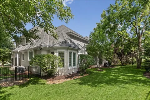$1,465,000 | 14302 Briar Street, Leawood, KS 66224