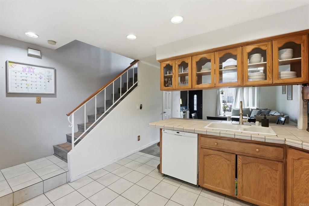 447 Ridgeway Court Spring Valley, CA 91977 - Photo 6 of 25