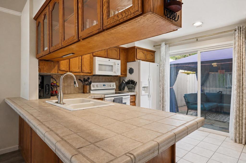 447 Ridgeway Court Spring Valley, CA 91977 - Photo 7 of 25
