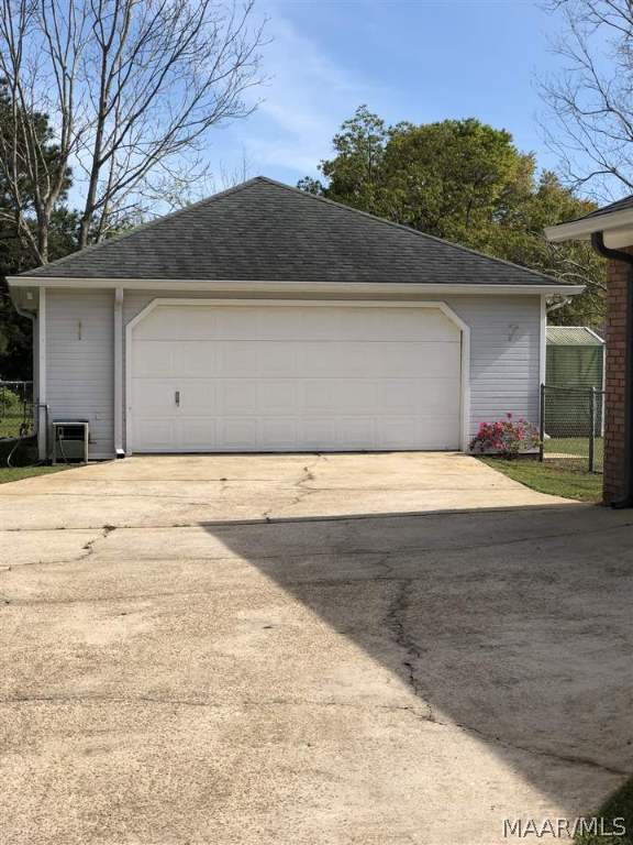 402 Rebecca Road Headland, AL 36345 - Photo 13 of 36 Gallery Image 13