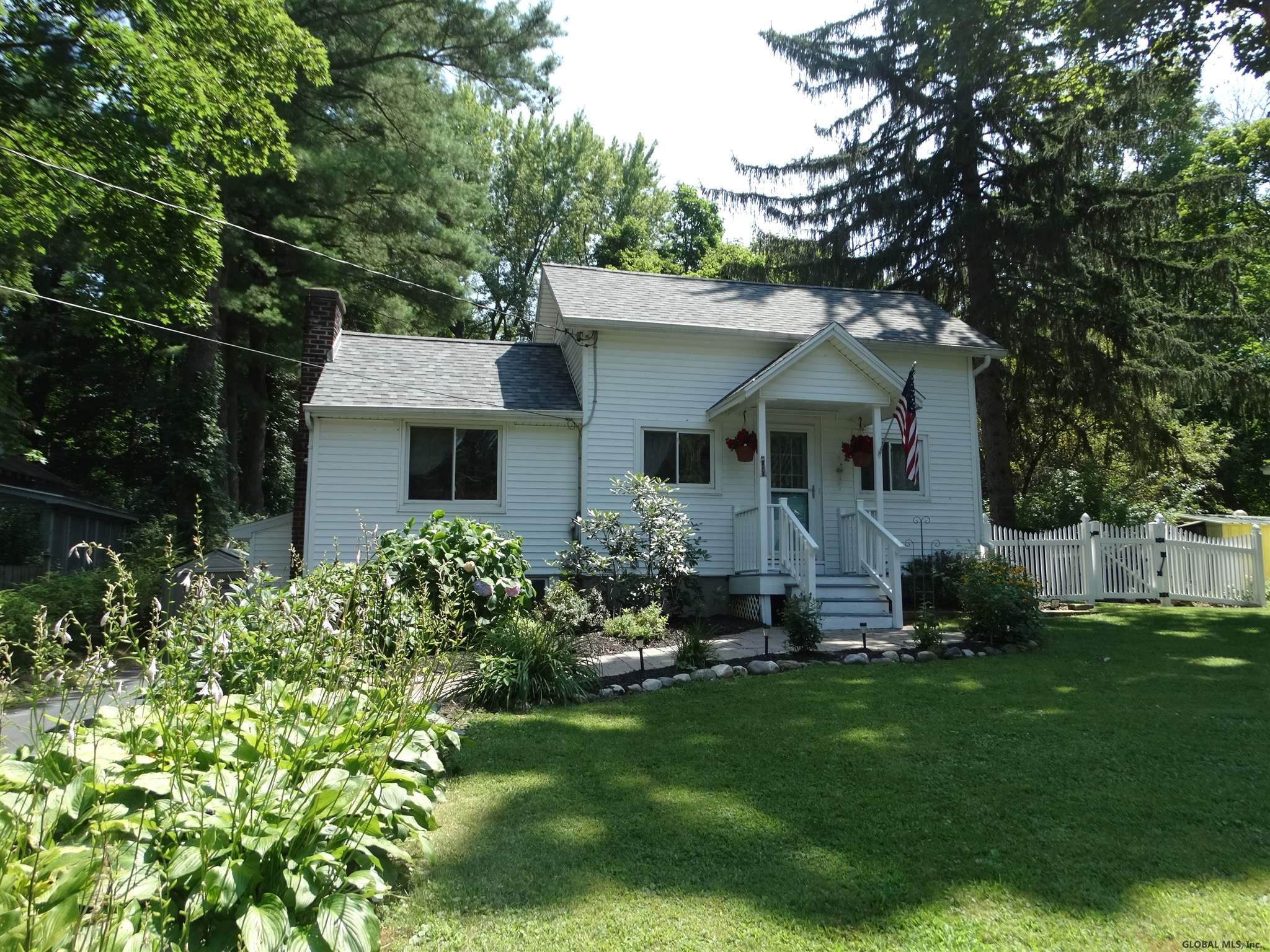 63 McCormack Road Bethlehem, NY 12159 - Photo 3 of 36 Photo 3