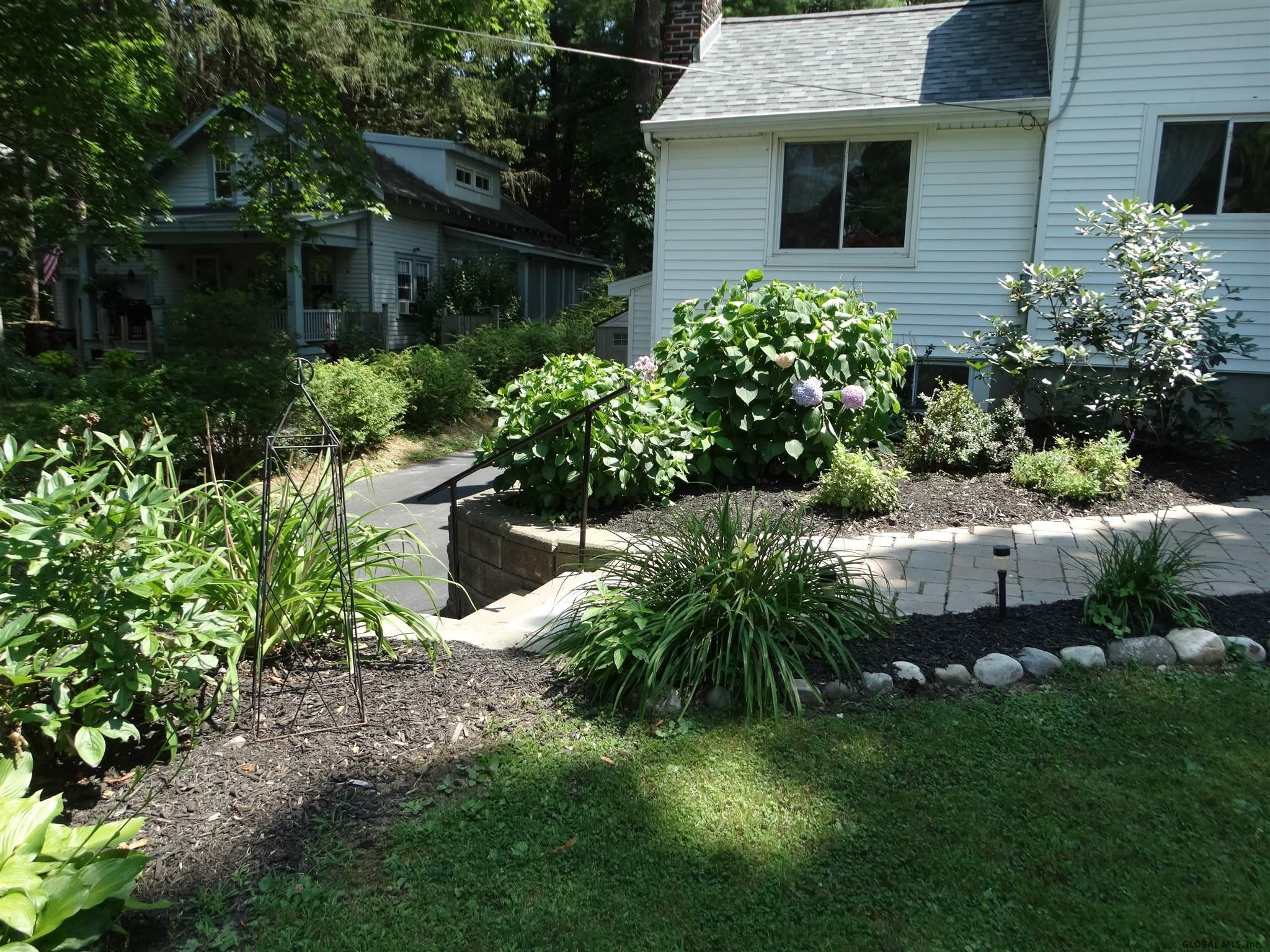63 McCormack Road Bethlehem, NY 12159 - Photo 4 of 36 Photo 4