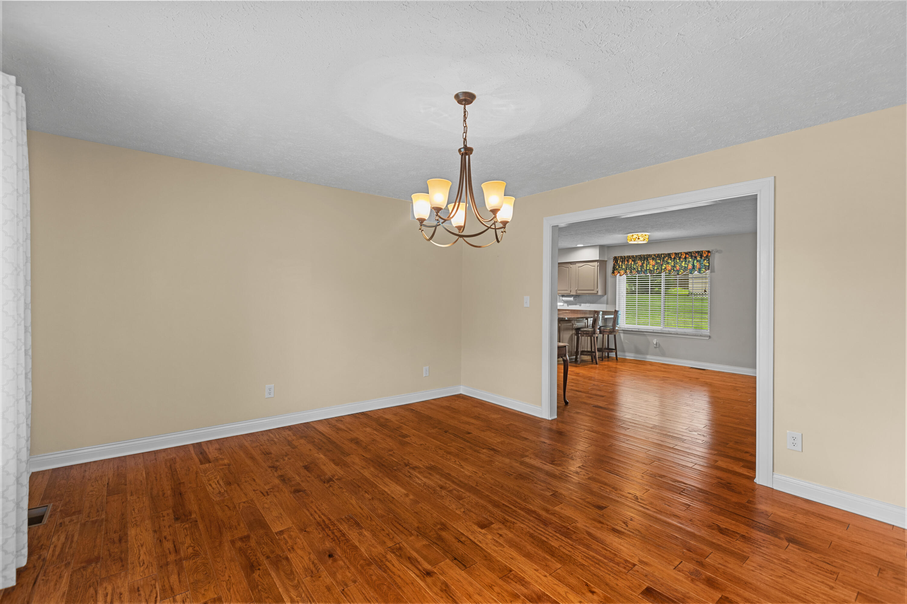 215 Delaplain Road Winchester, KY 40391 - Photo 12 of 39 Dining room