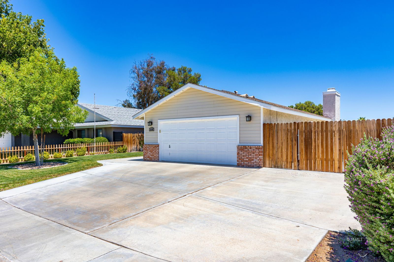 1118 Amie Court Ridgecrest, CA 93555 - Photo 5 of 33