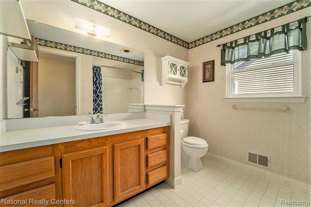 2598 Brookhaven Road Canton, MI 48188 - Photo 13 of 23