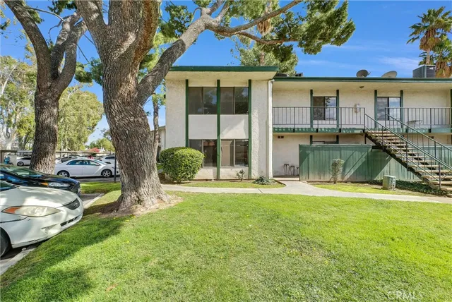 $215,000 | 1735 East Washington Street, Unit B28, Colton, CA 92324