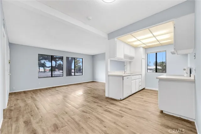 $215,000 | 1735 East Washington Street, Unit B28, Colton, CA 92324