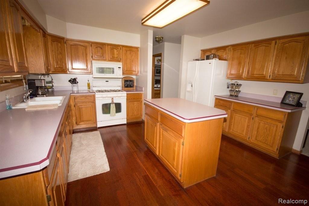 5990 Sutton Road Dryden, MI 48428 - Photo 14 of 24 Kitchen 2.jpg