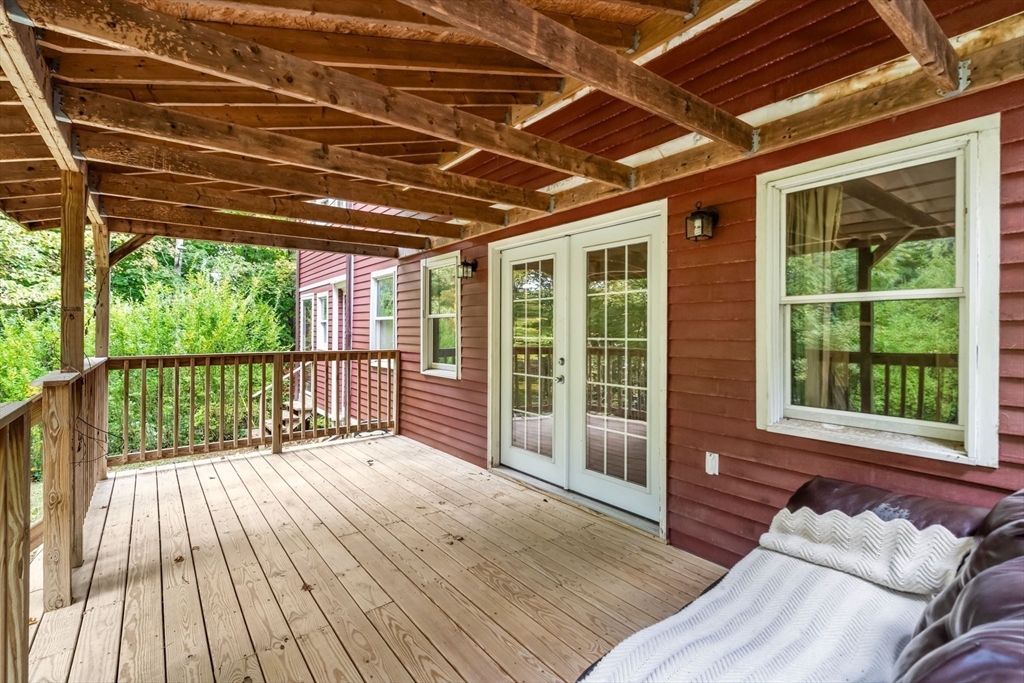 16 Summit Avenue Sturbridge, MA 01518 - Photo 32 of 37