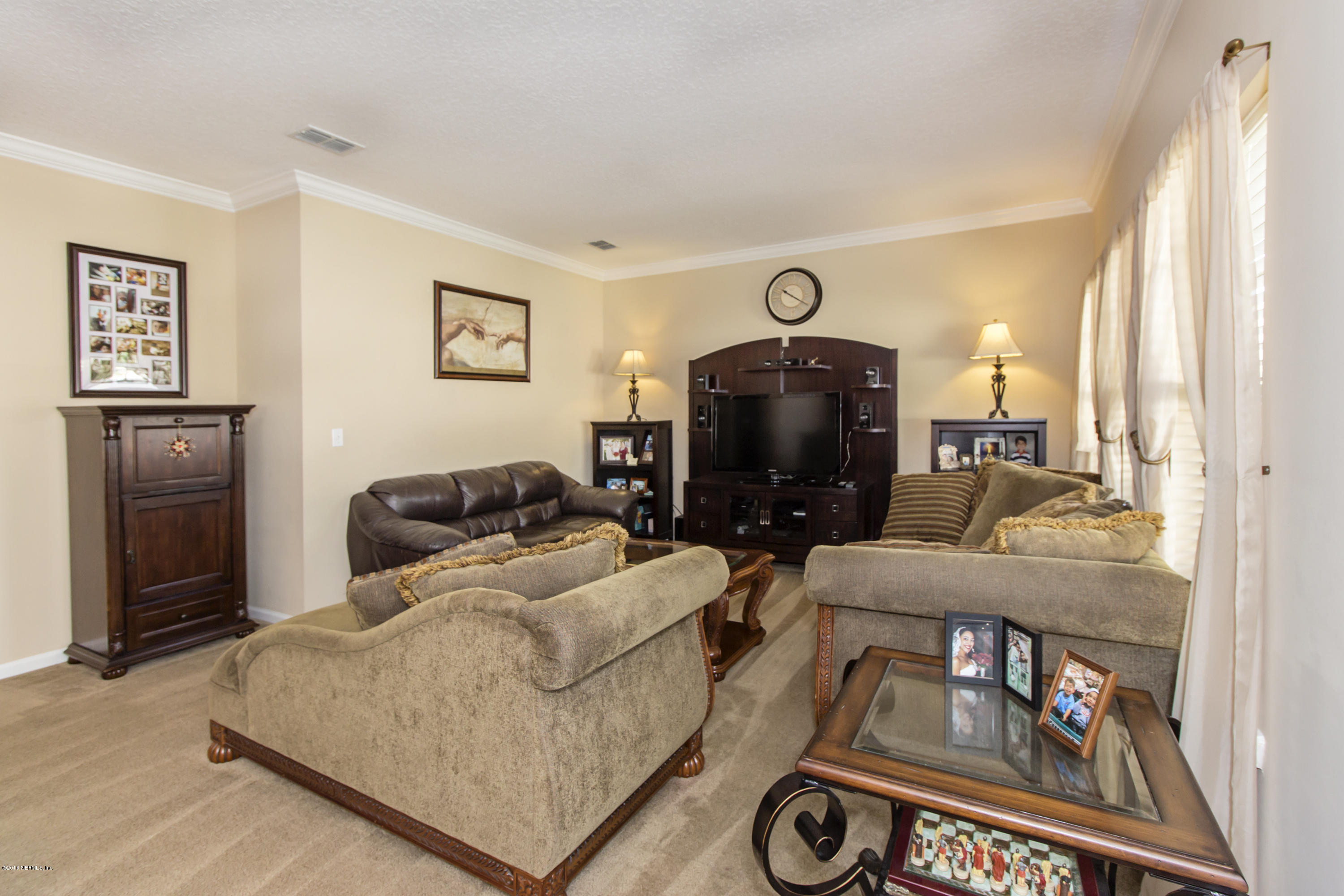 005_Living Room