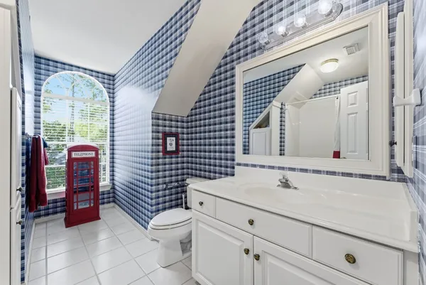 $1,230,000 | 147 North Taylor Point Drive, Spring, TX 77382