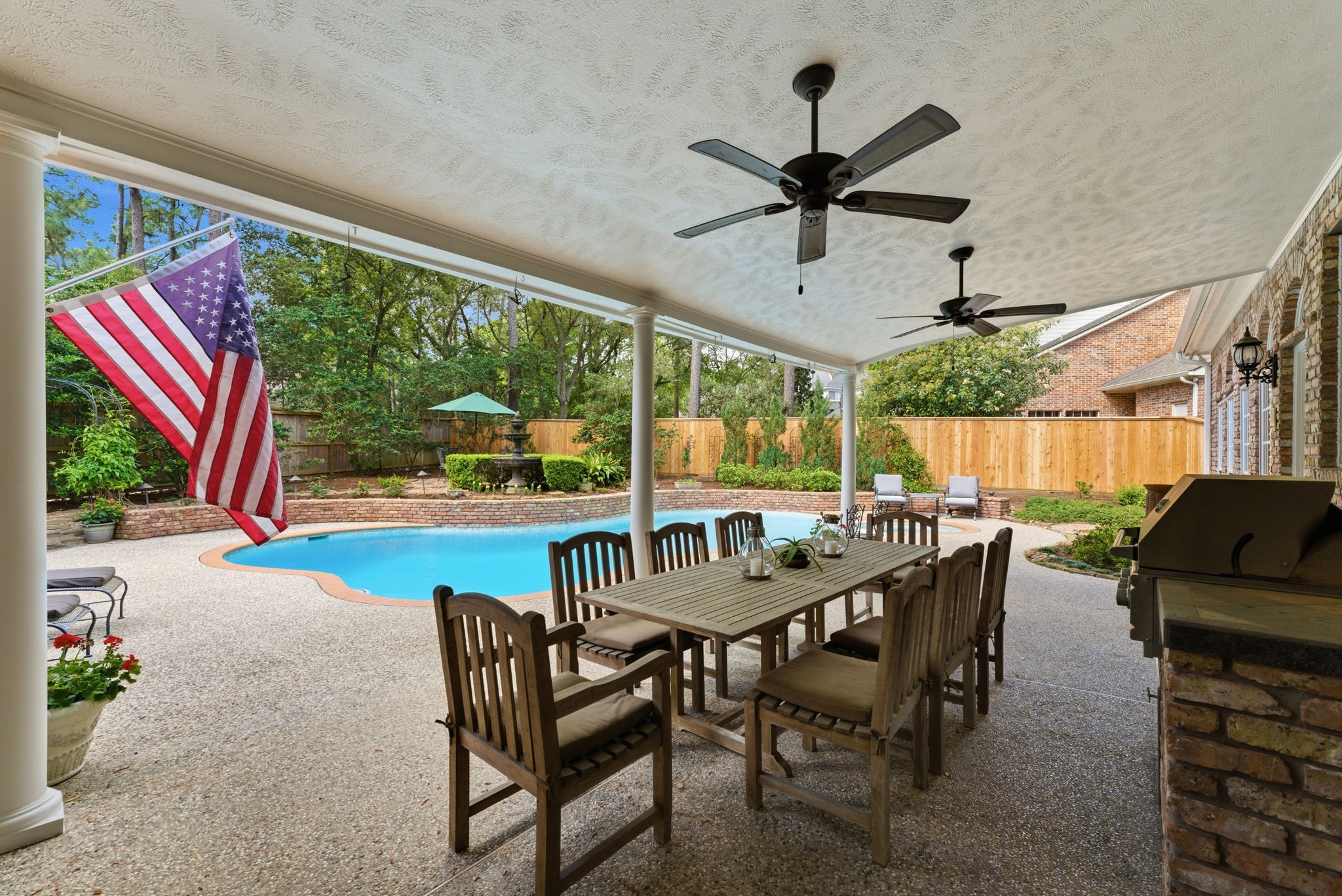147 North Taylor Point Drive Spring, TX 77382 - Photo 38 of 44 Oversized covered patio is perfect for entertaining!