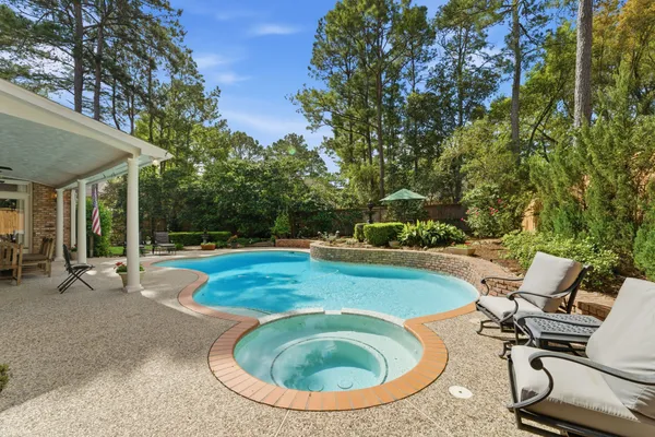 $1,230,000 | 147 North Taylor Point Drive, Spring, TX 77382