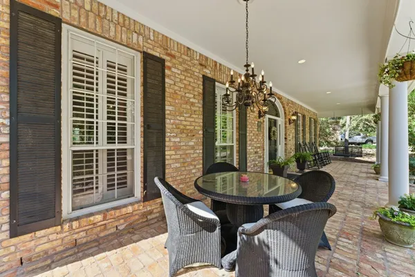$1,230,000 | 147 North Taylor Point Drive, Spring, TX 77382