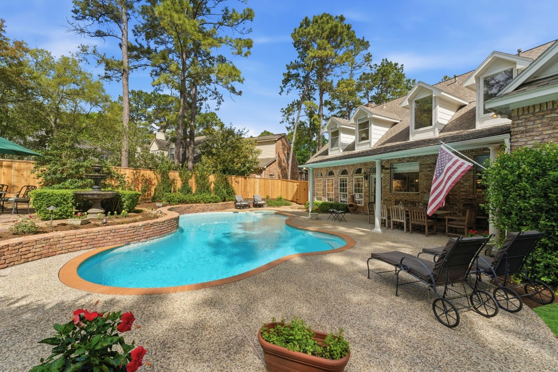 147 North Taylor Point Drive Spring, TX 77382 - Photo 8 of 44 Backyard oasis with a new fence installed in March