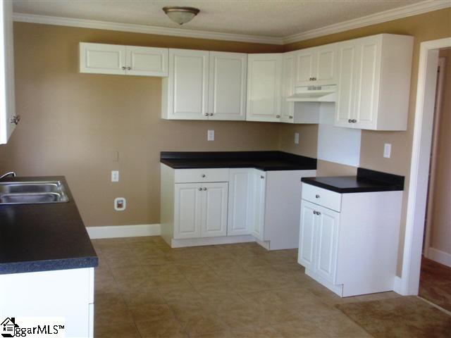 2571 Bishop Road Inman, SC 29349 - Photo 4 of 18
