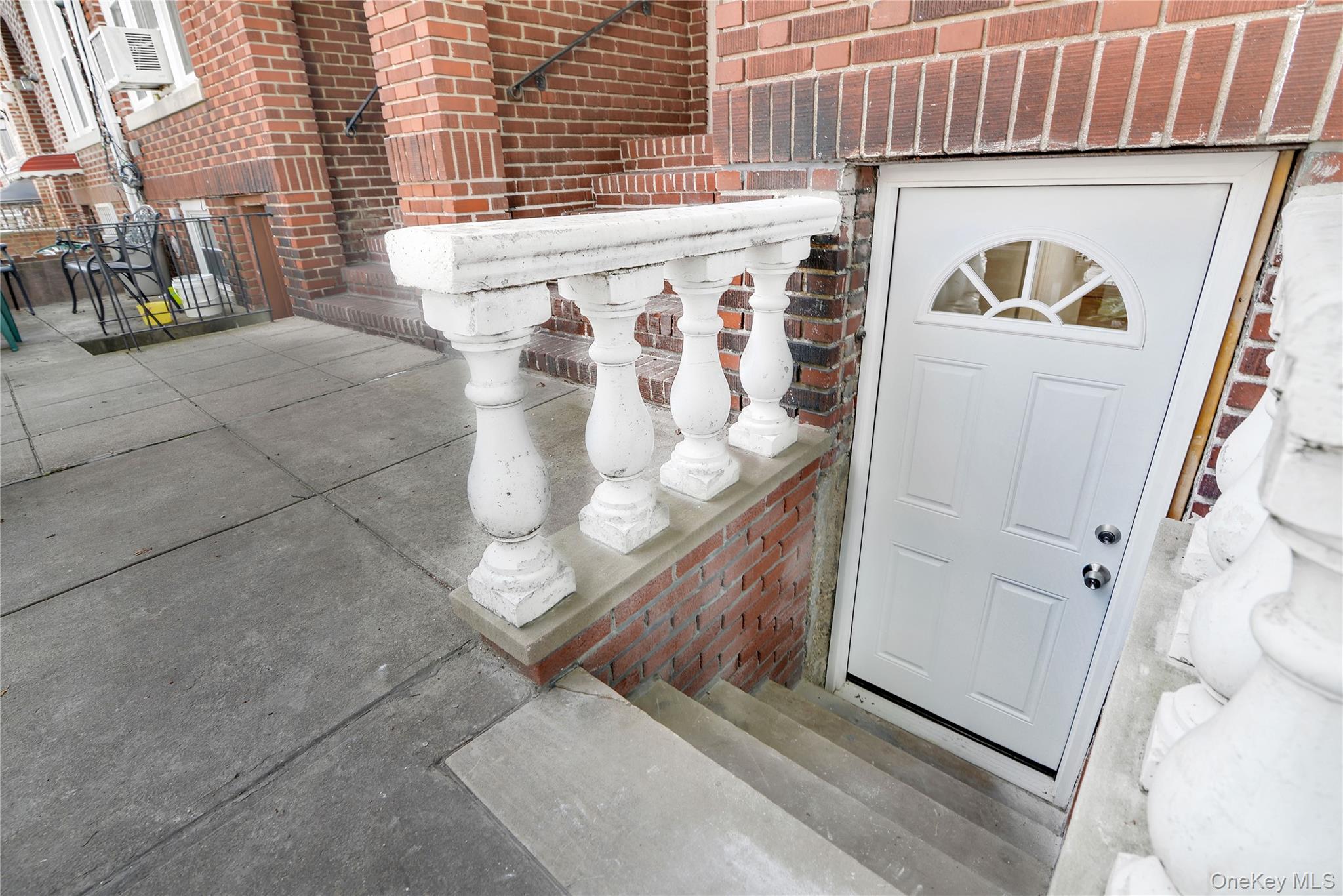 21-69 45th Street, Unit 3 Queens, NY 11105 - Photo 30 of 31 a view of entryway
