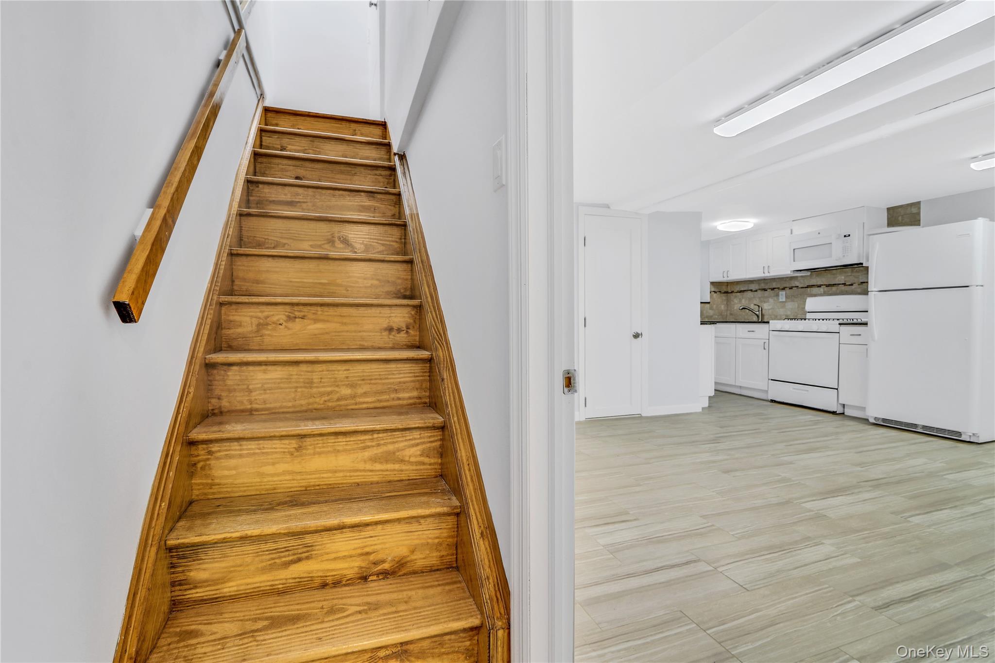 21-69 45th Street, Unit 3 Queens, NY 11105 - Photo 31 of 31 a view of entryway