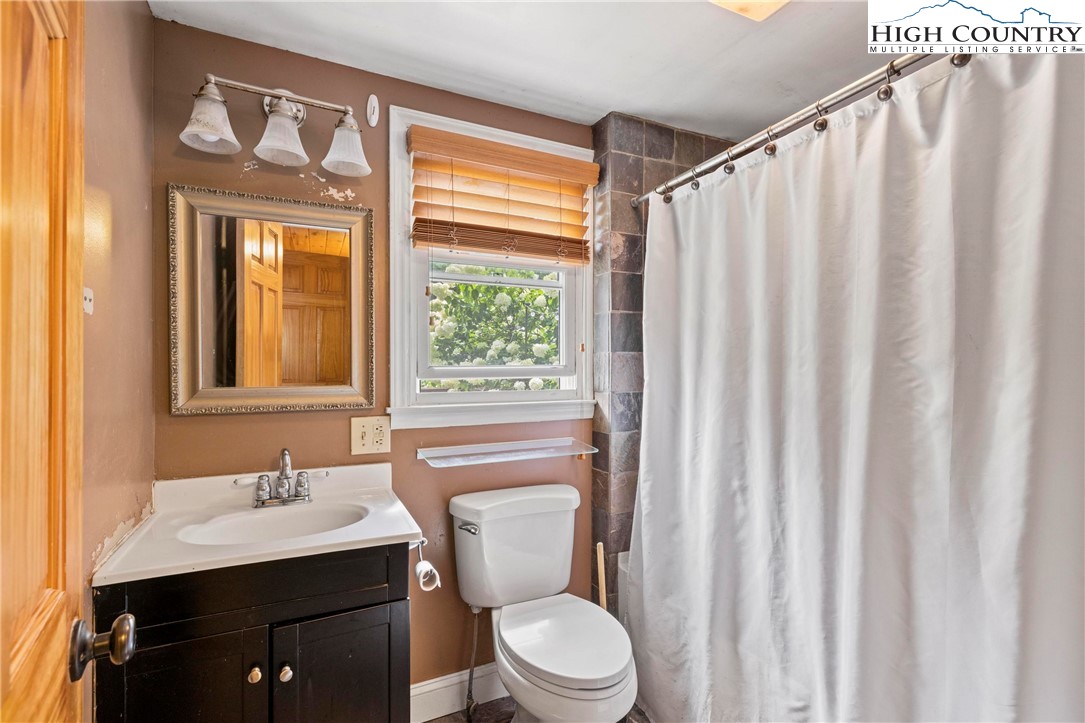 233 Ridgewood Drive Boone, NC 28607 - Photo 21 of 38 Gallery Image 21