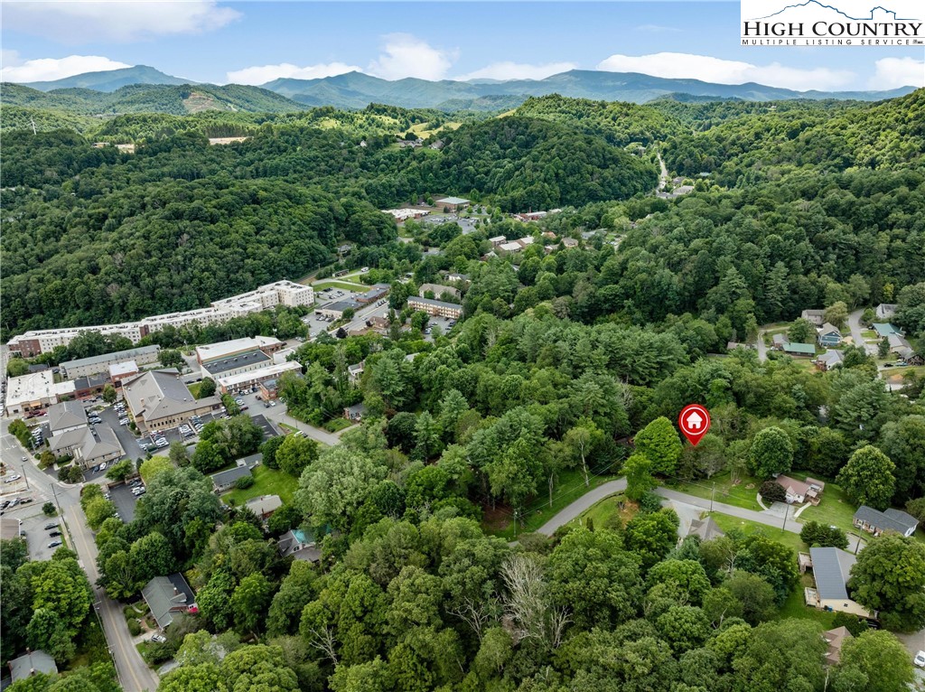 233 Ridgewood Drive Boone, NC 28607 - Photo 36 of 38 Gallery Image 36