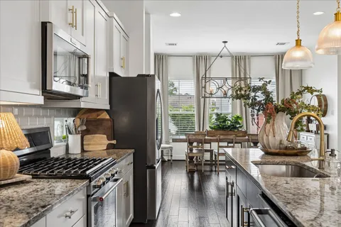 $515,000 | 2416 Couch Street, Houston, TX 77008