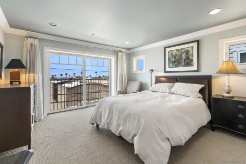 $2,995,000 | 7718 Ivanhoe E Avenue, La Jolla, CA 92037