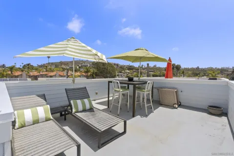 $2,995,000 | 7718 Ivanhoe E Avenue, La Jolla, CA 92037