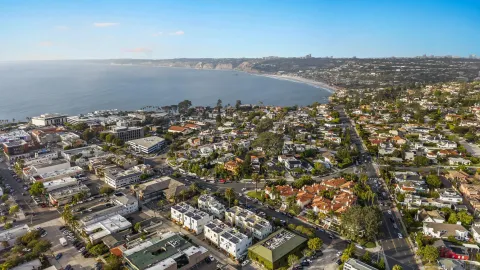 $2,995,000 | 7718 Ivanhoe E Avenue, La Jolla, CA 92037