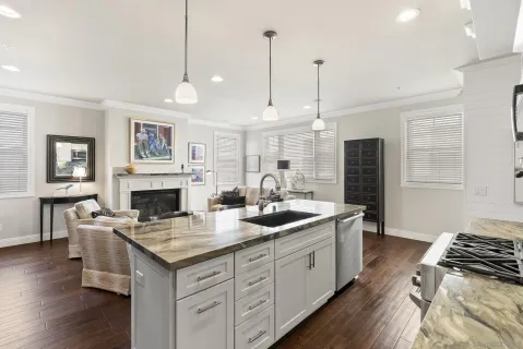$2,995,000 | 7718 Ivanhoe E Avenue, La Jolla, CA 92037