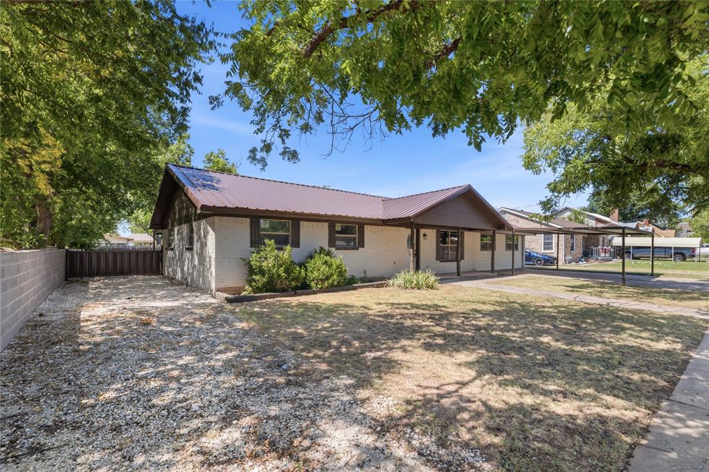 809 West Liveoak Street Coleman, TX 76834 - Photo 22 of 34
