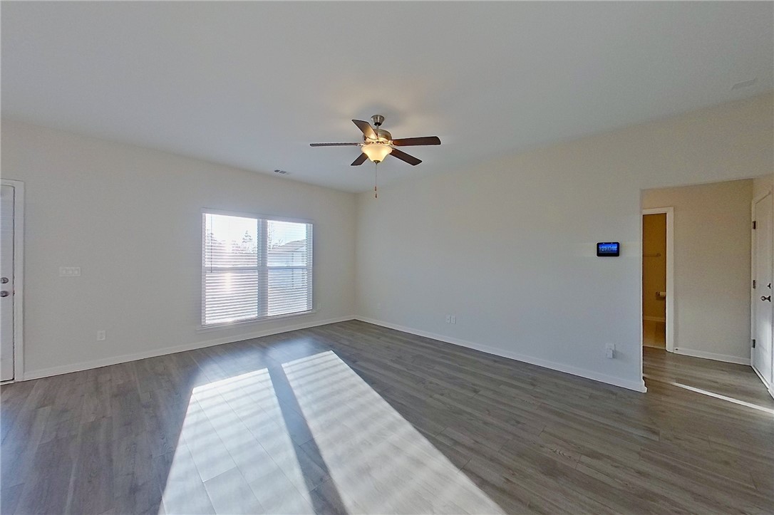 247 Chestnut Drive Brunswick, GA 31523 - Photo 9 of 49 Living Area