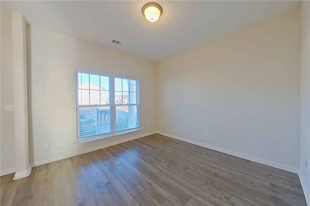 247 Chestnut Drive Brunswick, GA 31523 - Photo 17 of 49 Formal Dining Area