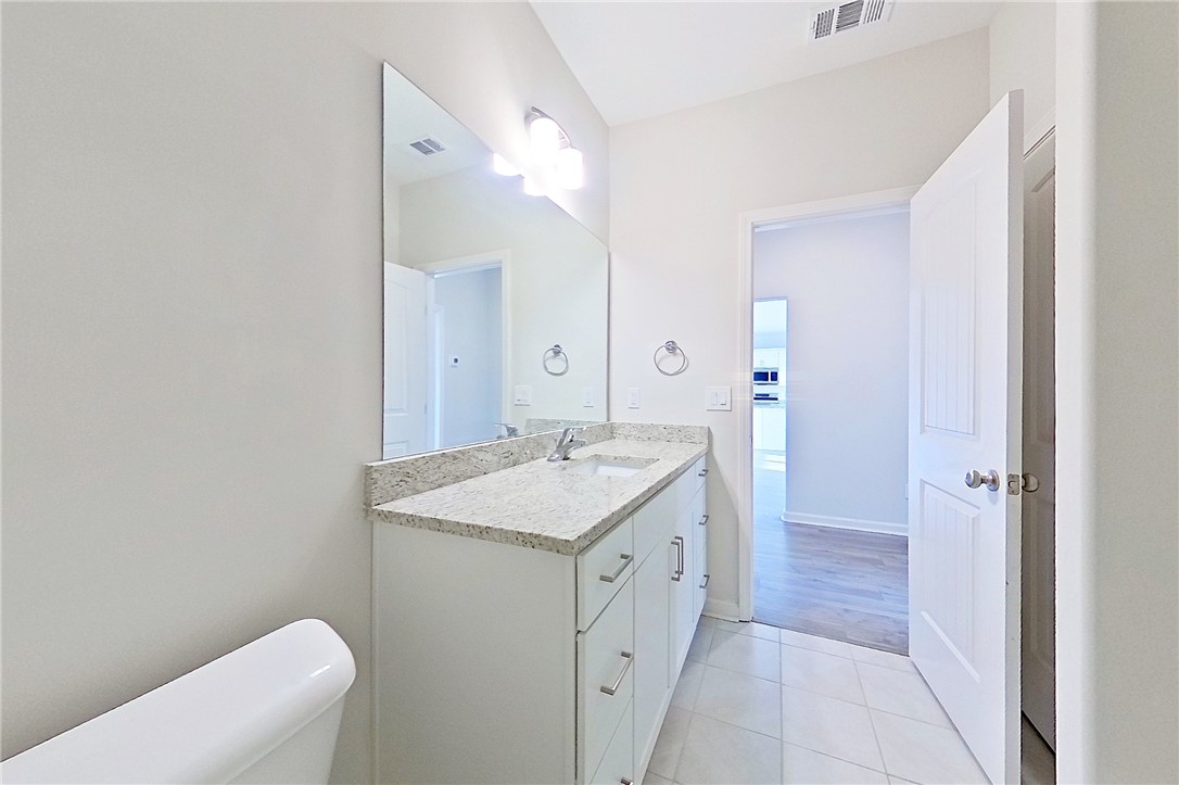 247 Chestnut Drive Brunswick, GA 31523 - Photo 22 of 49 Downstairs Bathroom