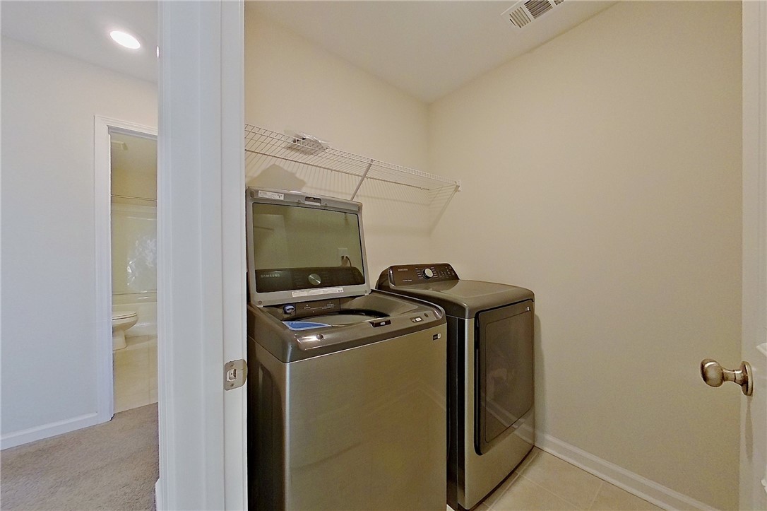 247 Chestnut Drive Brunswick, GA 31523 - Photo 34 of 49 Laundry Room