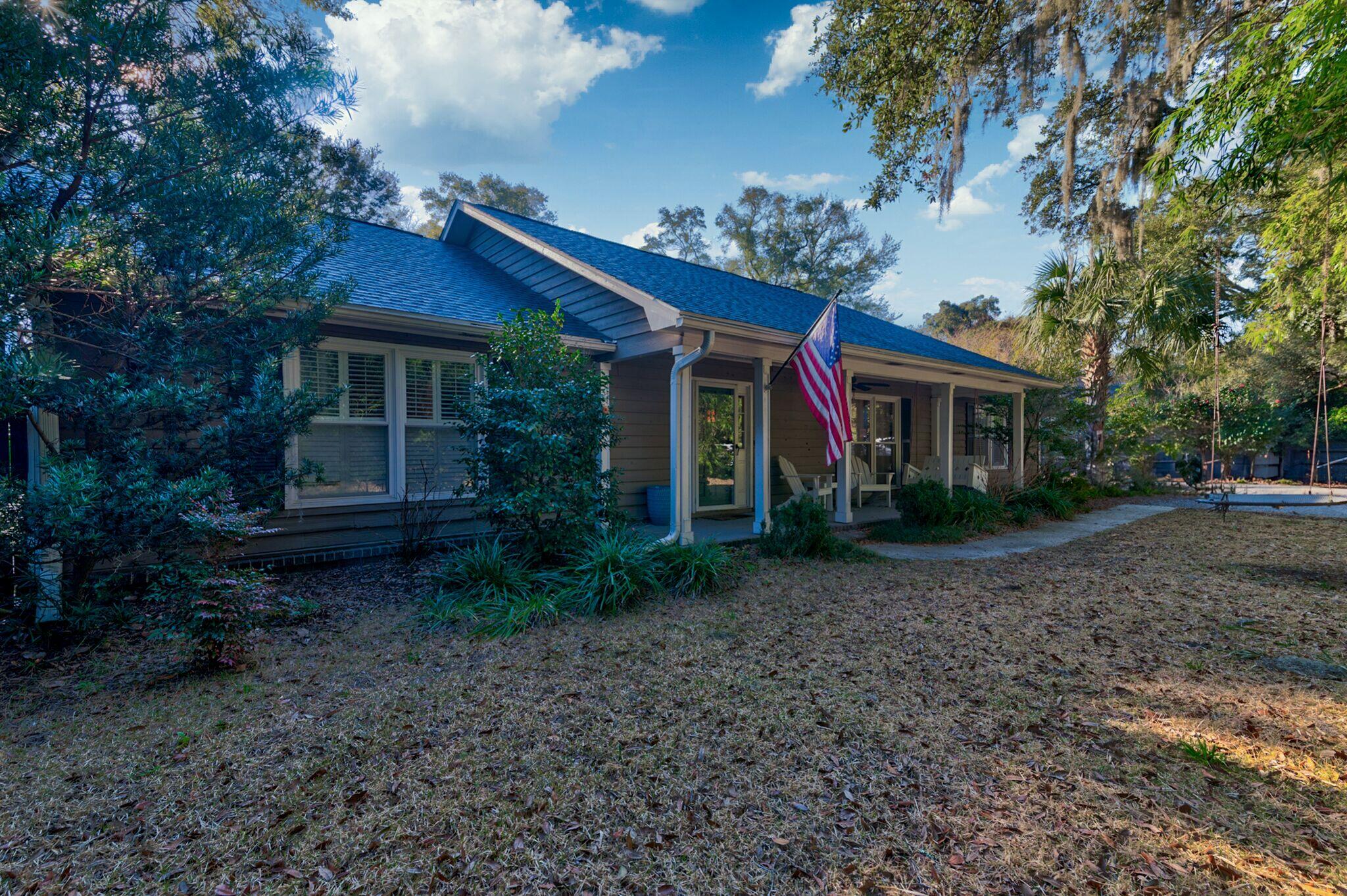 731 Fort Johnson Road Charleston, SC 29412 - Photo 1 of 39 731 Fort Johnson - 55 - CMG