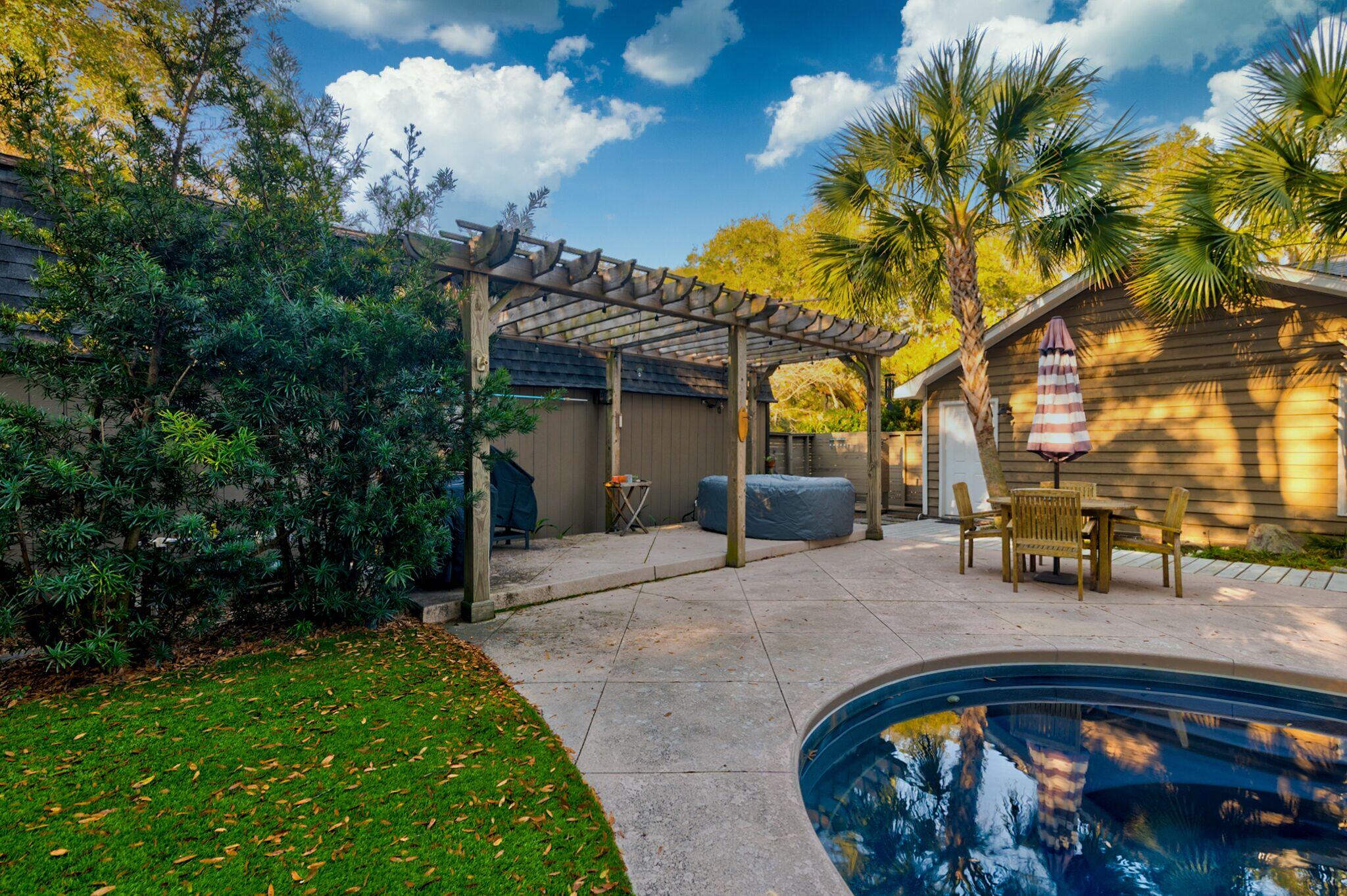 731 Fort Johnson Road Charleston, SC 29412 - Photo 33 of 39 731 Fort Johnson - 42 - CMG