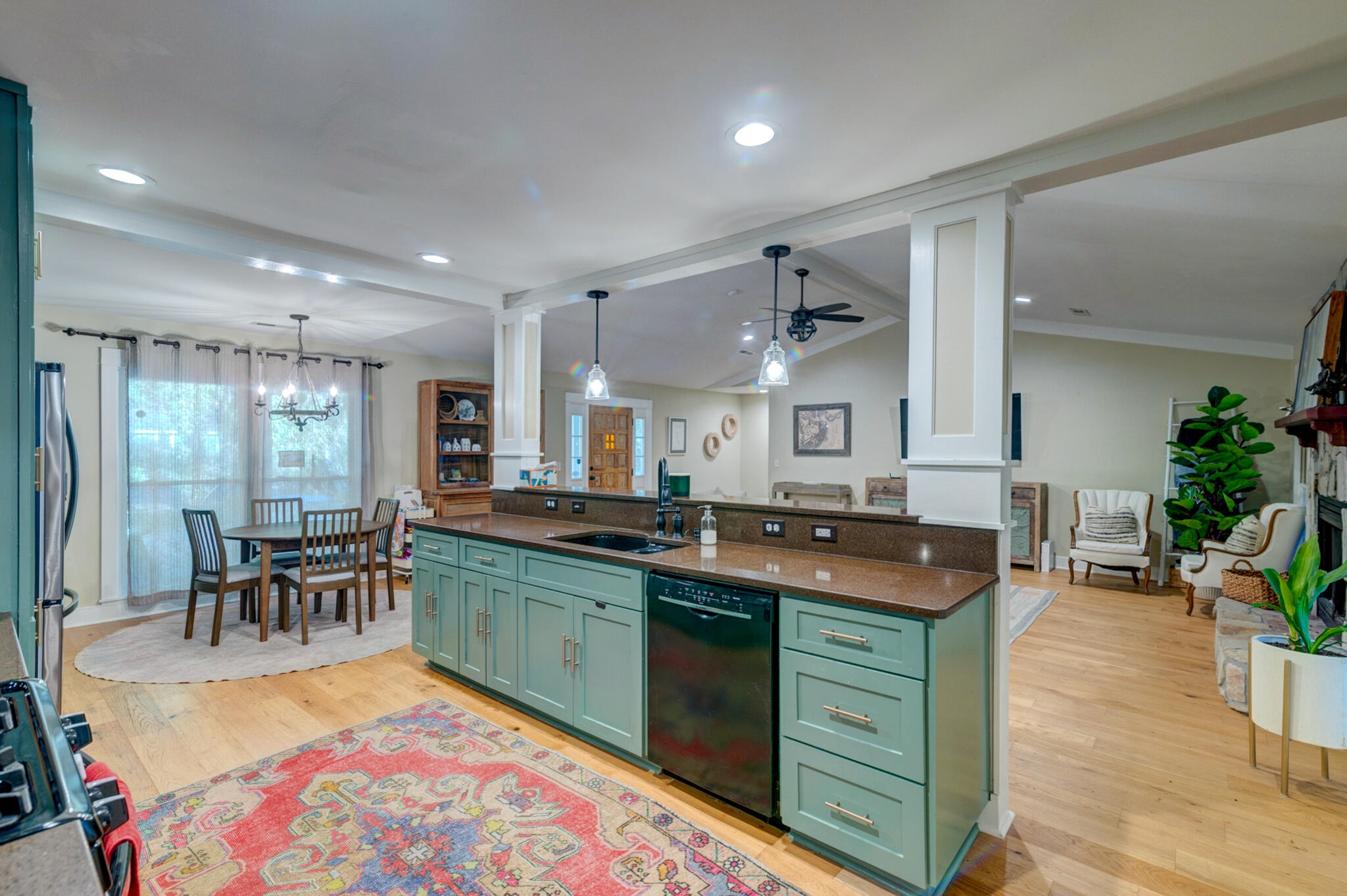 731 Fort Johnson Road Charleston, SC 29412 - Photo 5 of 39 731 Fort Johnson - 19 - CMG